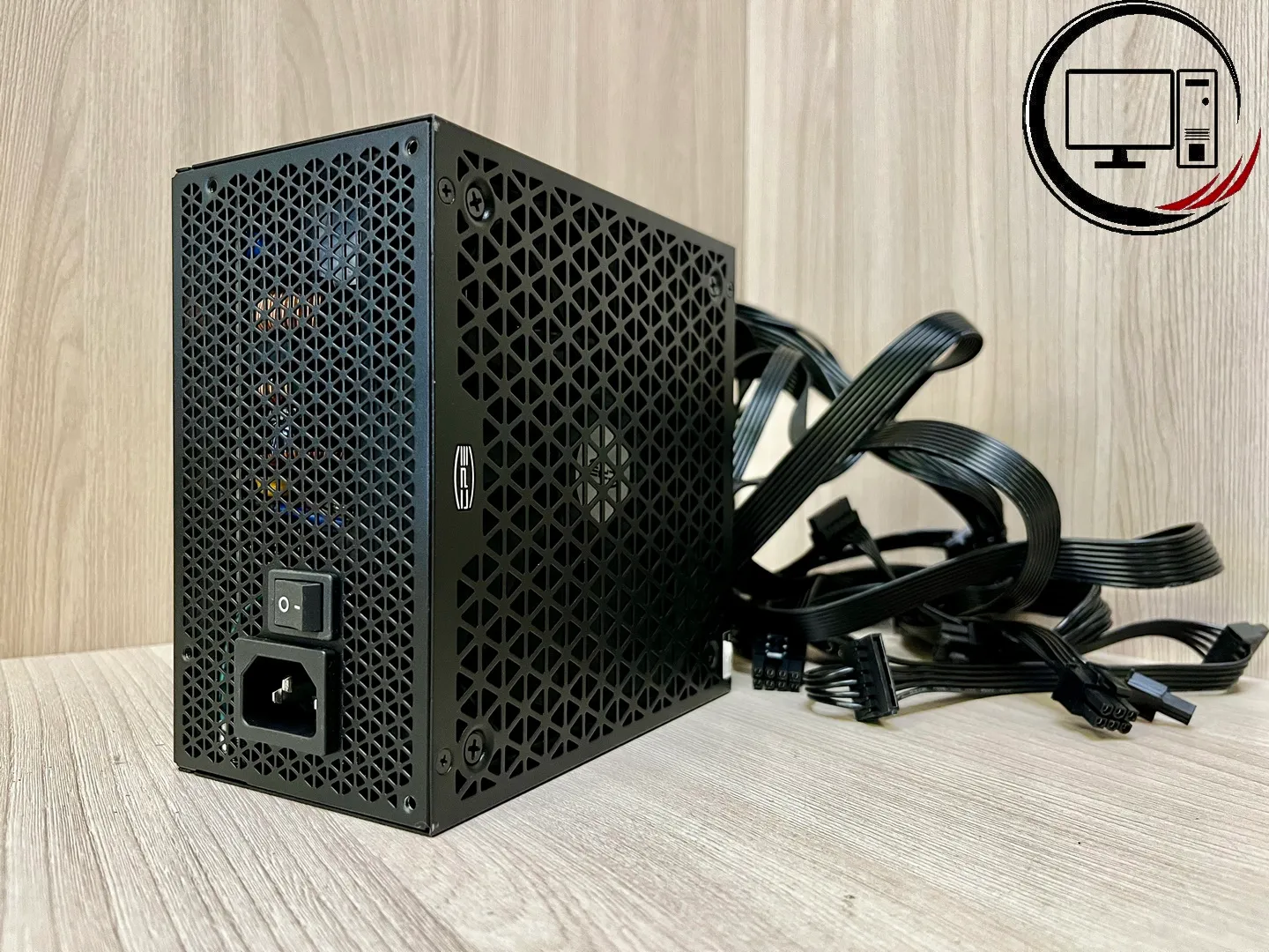 Фото: Блок питания ATX 650W PCCooler YK650