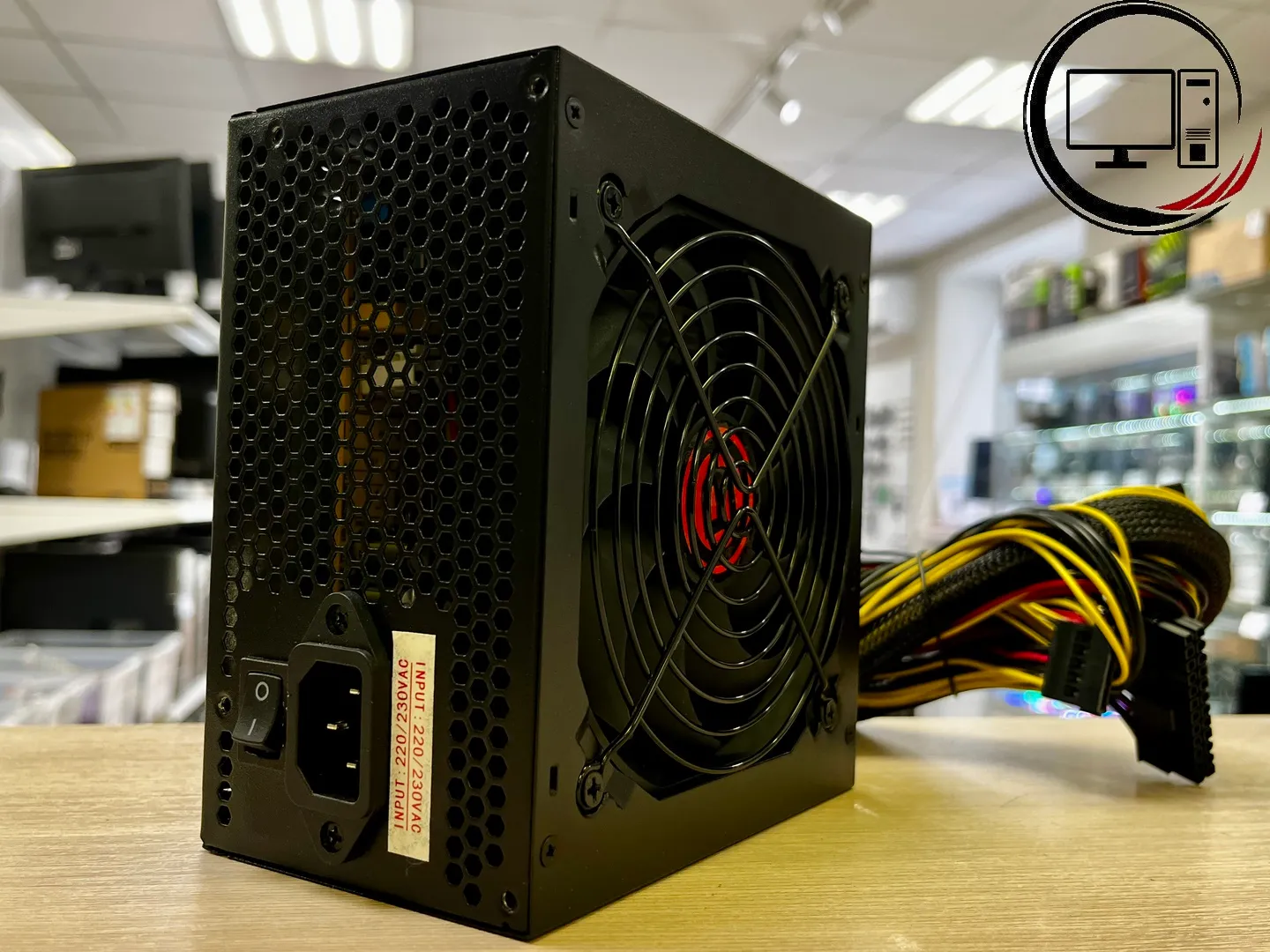 Фото: Блок питания ATX 500W Ginzzu CB500
