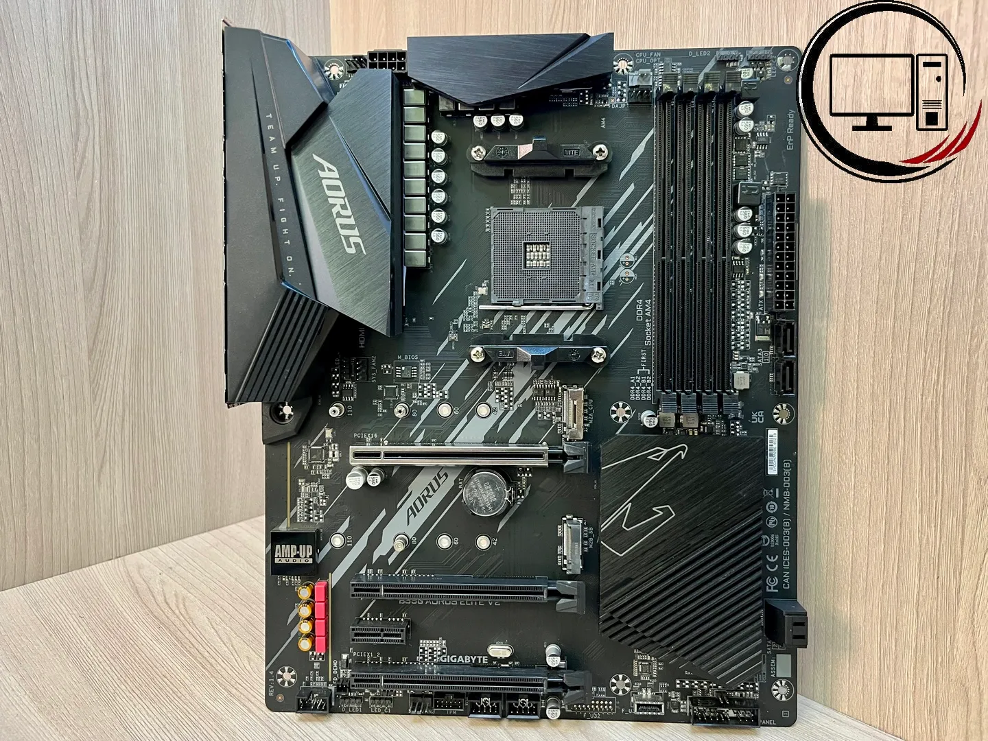 Фото: Материнская плата GIGABYTE B550 AORUS ELITE V2